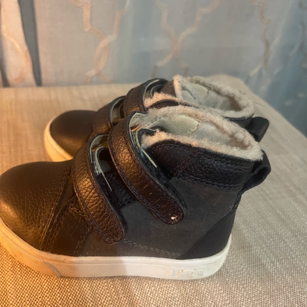 Toddler boy uggs